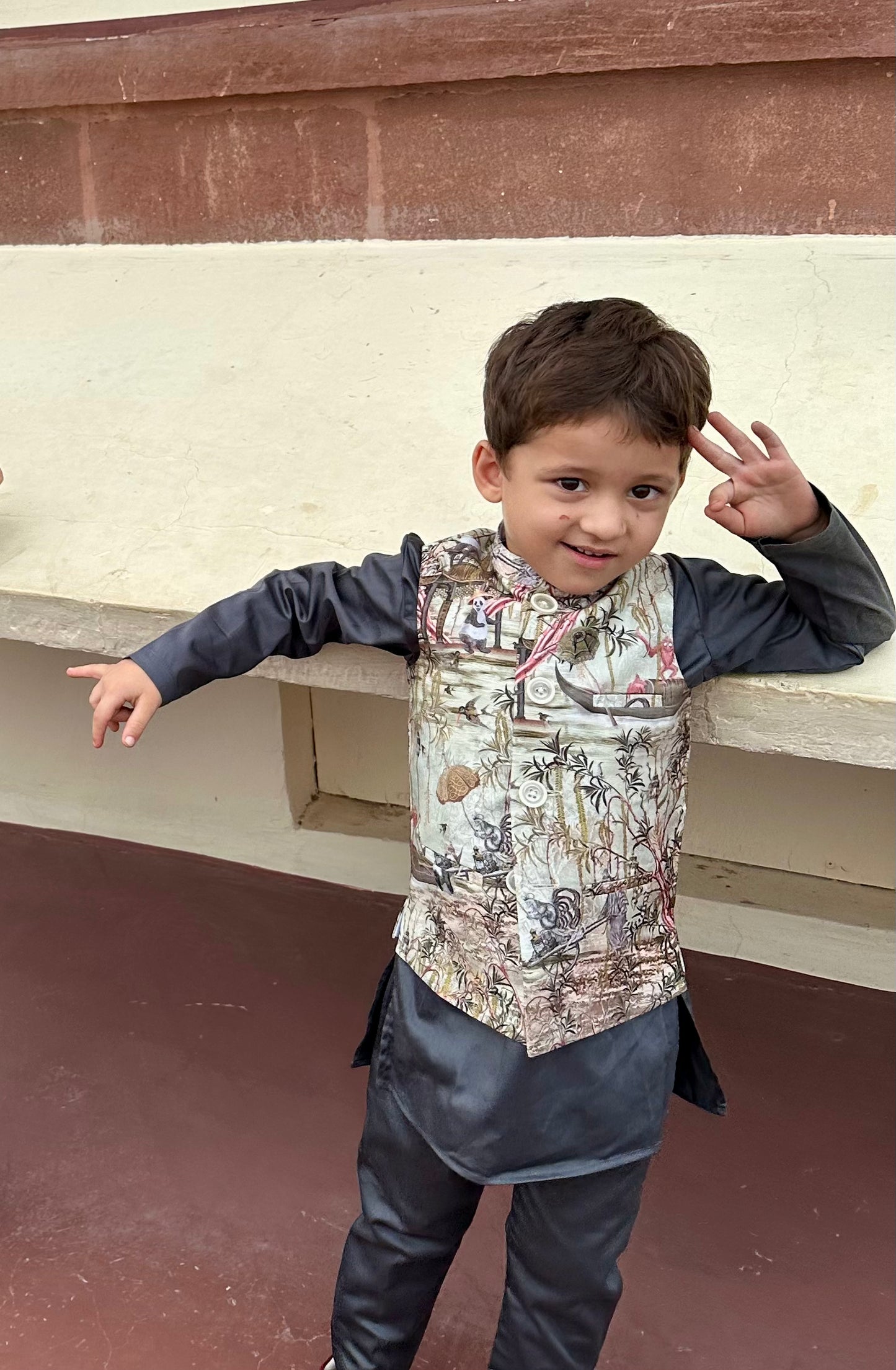 The Vann Vistaar Pure Muslin Silk Koti Kurta Pajama Set