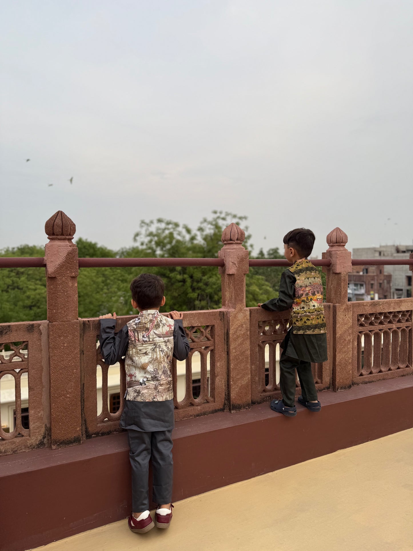 The Bagh E Khaas Print Pure Muslin Silk Koti Kurta Pajama Set