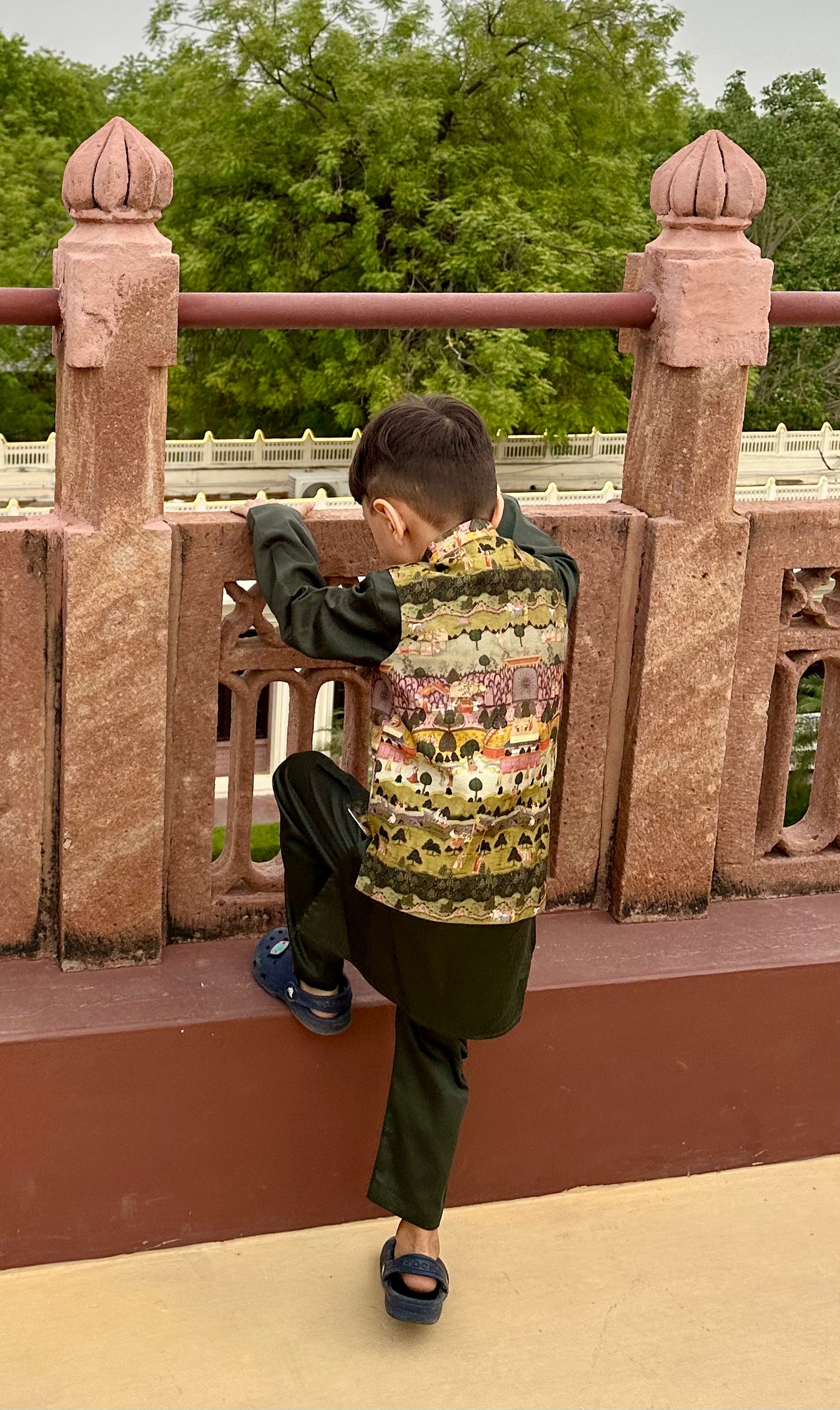 The Bagh E Khaas Print Pure Muslin Silk Koti Kurta Pajama Set