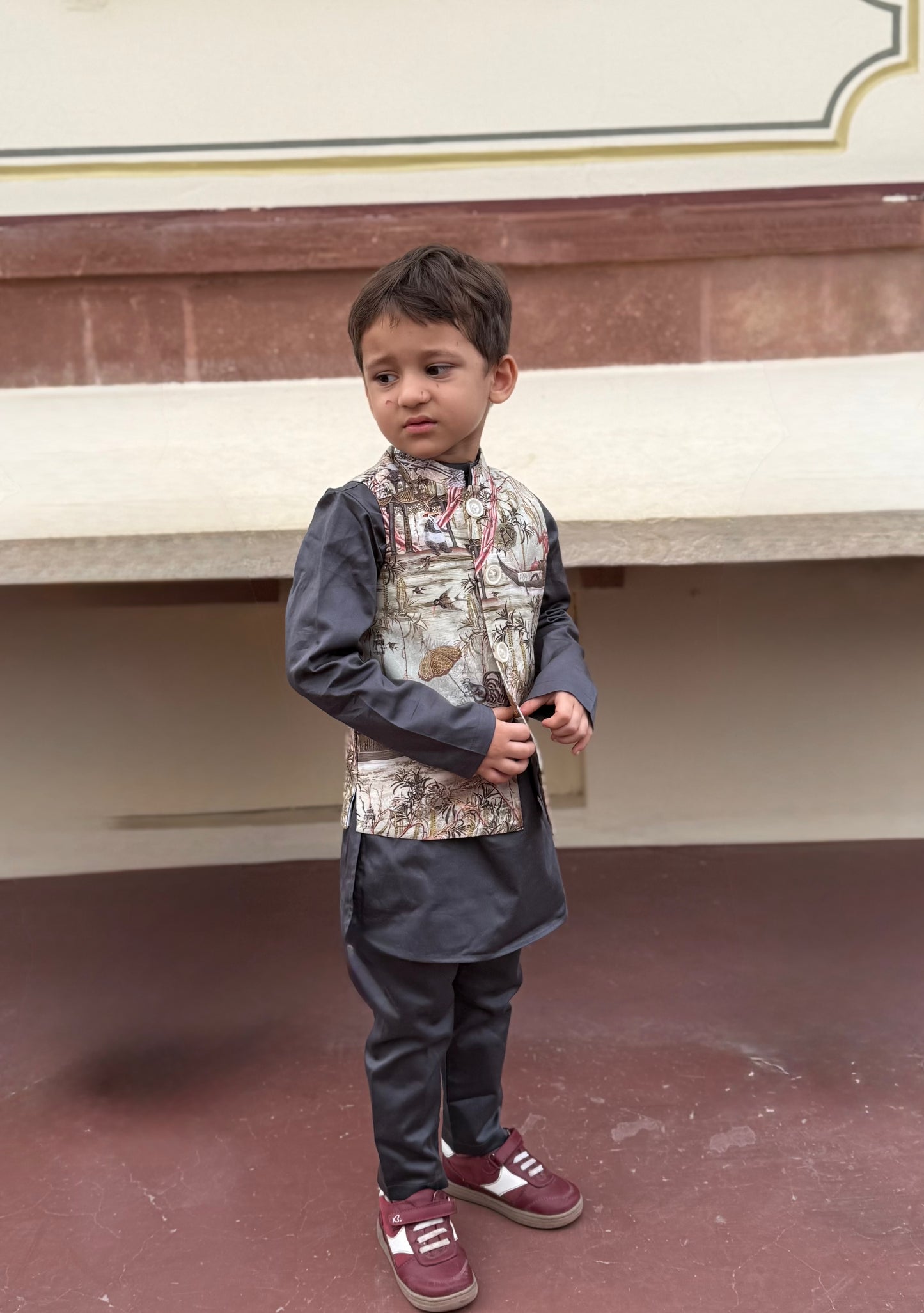 The Vann Vistaar Pure Muslin Silk Koti Kurta Pajama Set