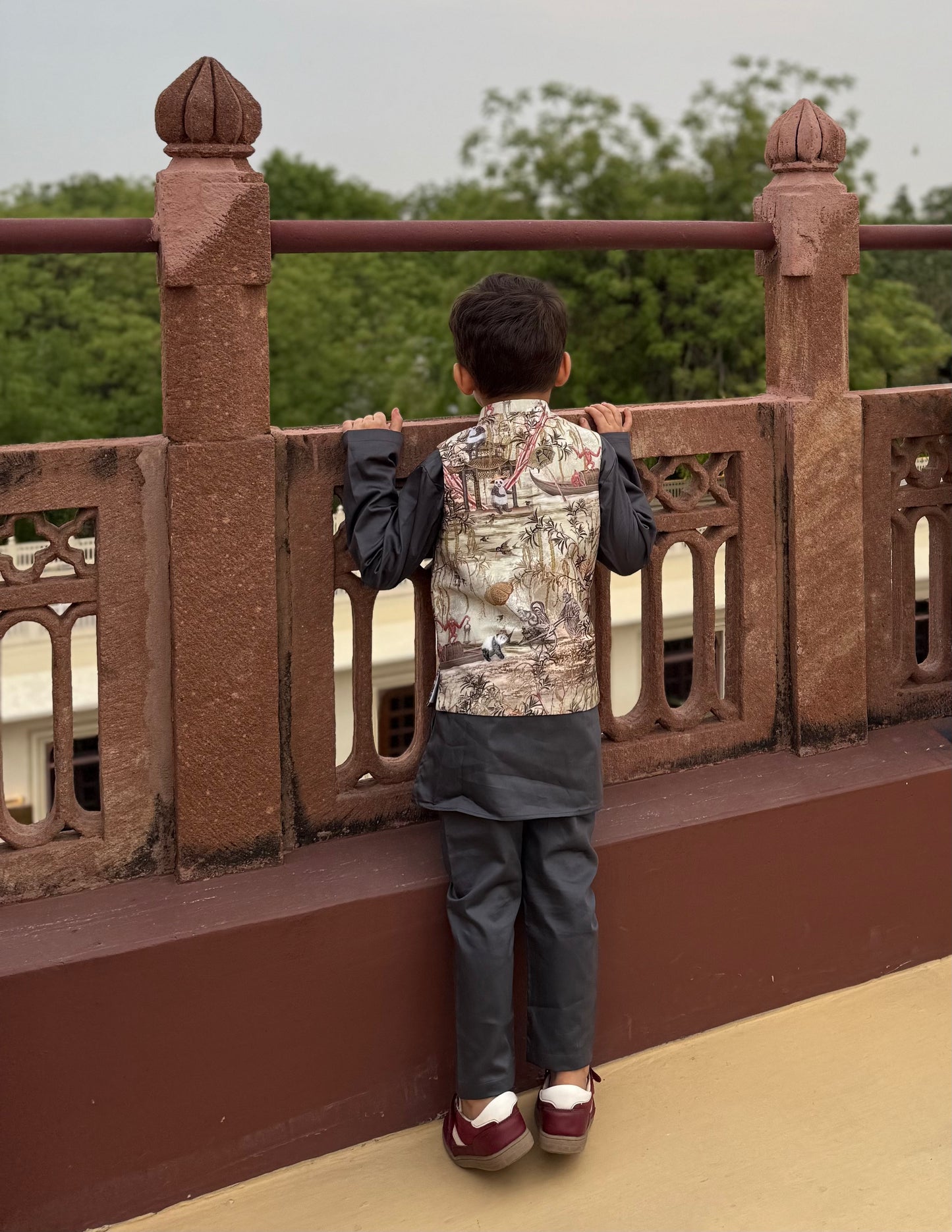 The Vann Vistaar Pure Muslin Silk Koti Kurta Pajama Set