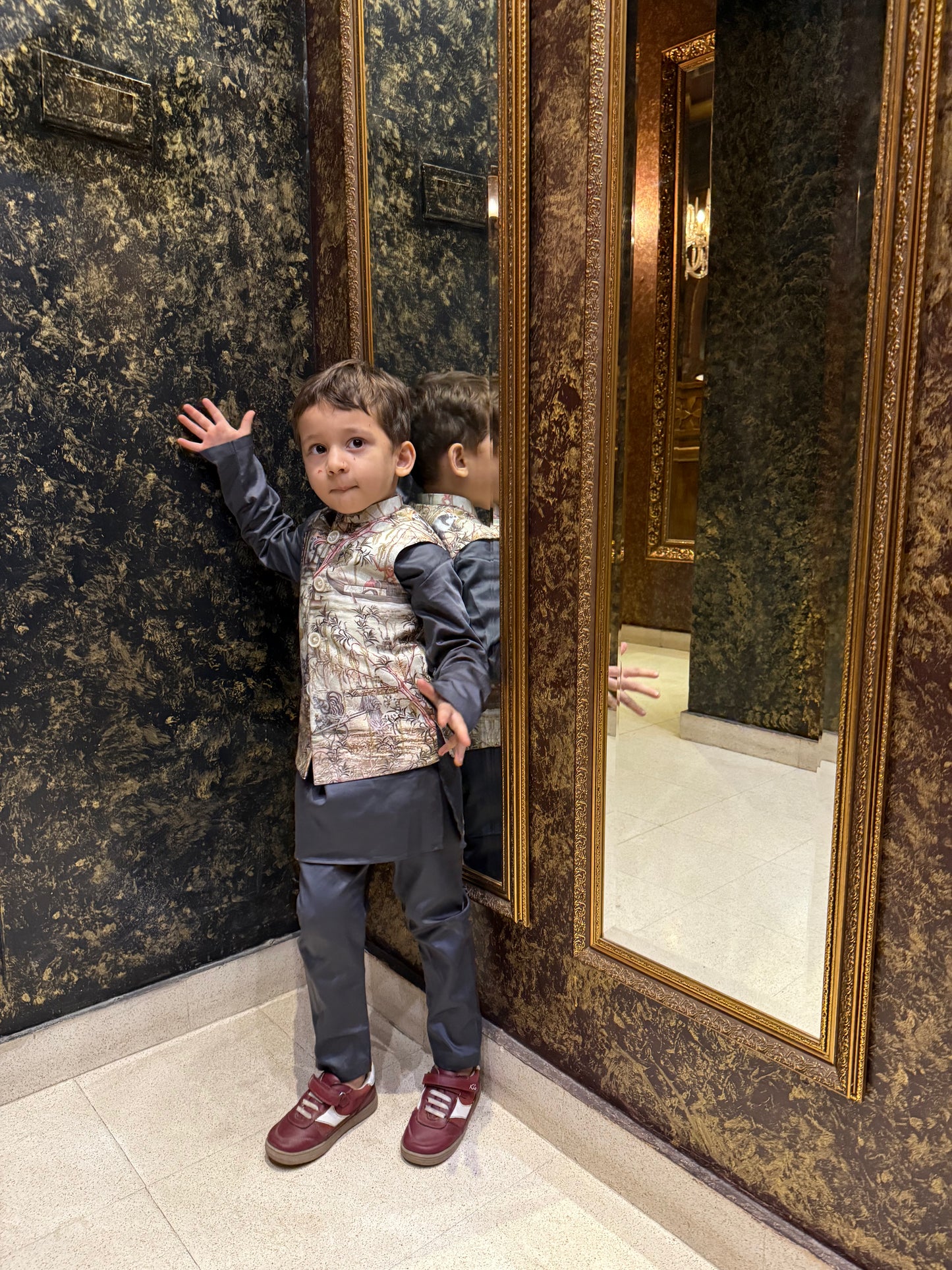 The Vann Vistaar Pure Muslin Silk Koti Kurta Pajama Set