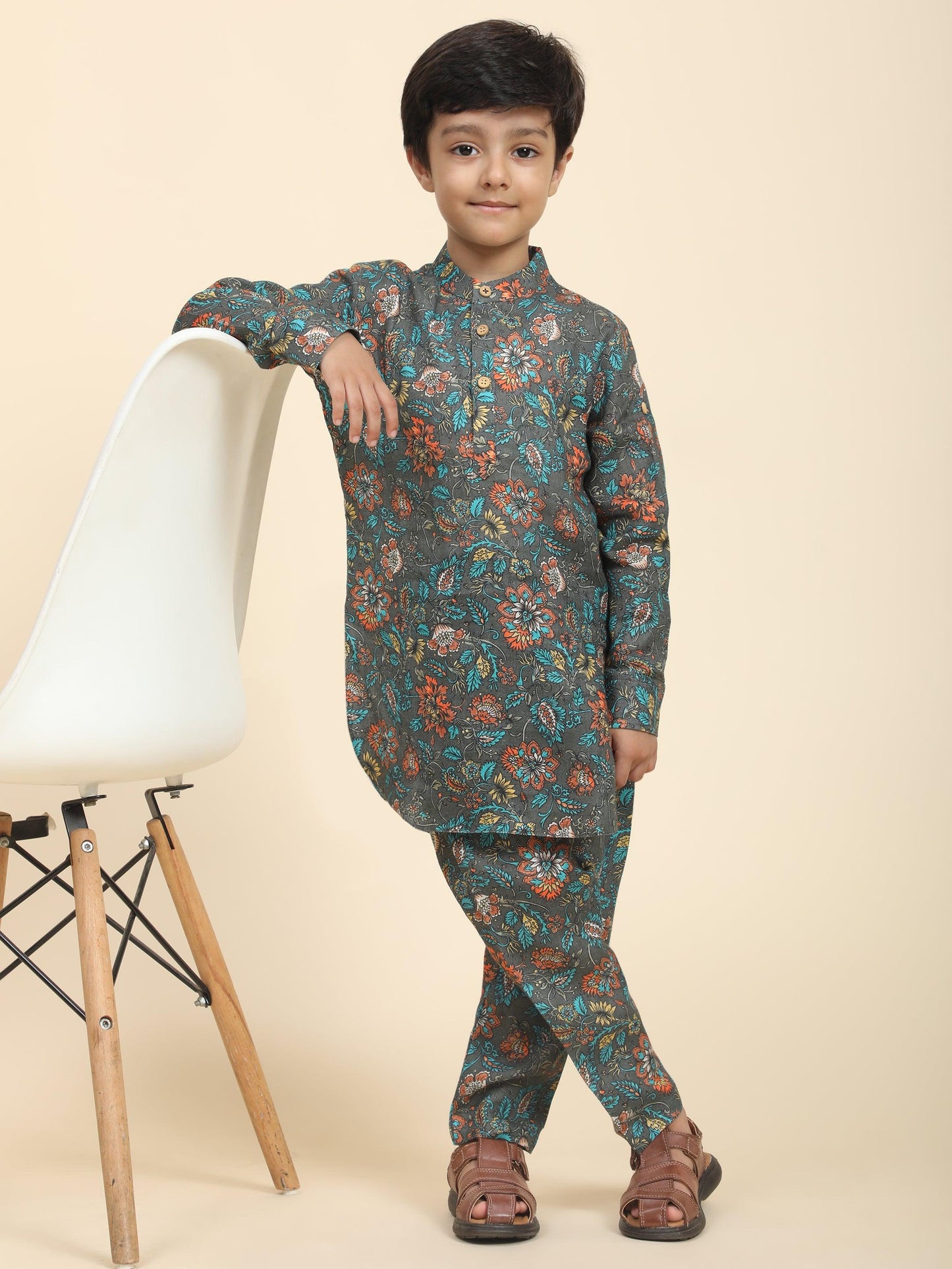Dark flowers Print Pure Linen Kurta and Pajama Set - Funny Bones Clothings