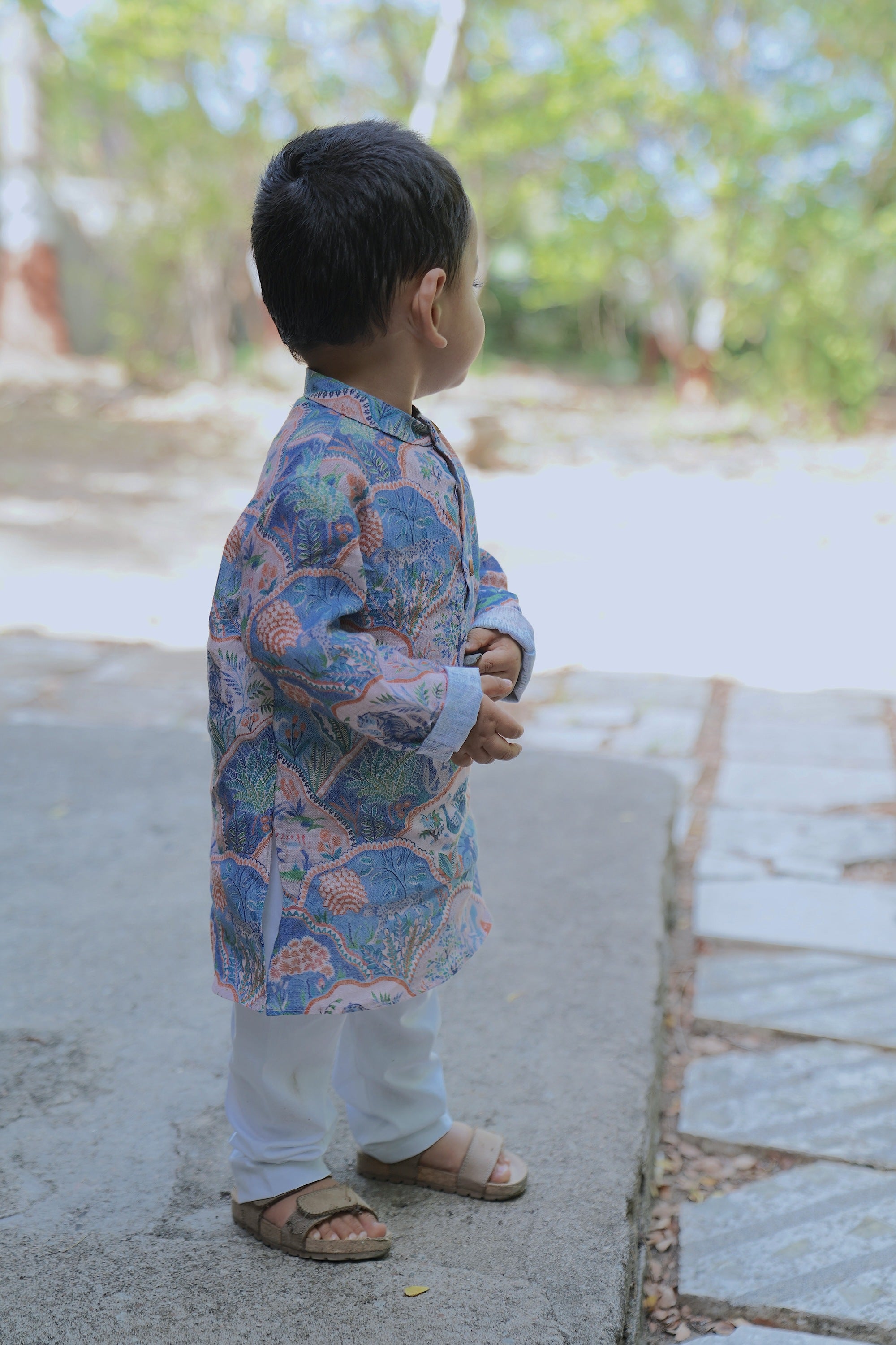 Entricing Jungle Pure Linen Kurta Pajama Set