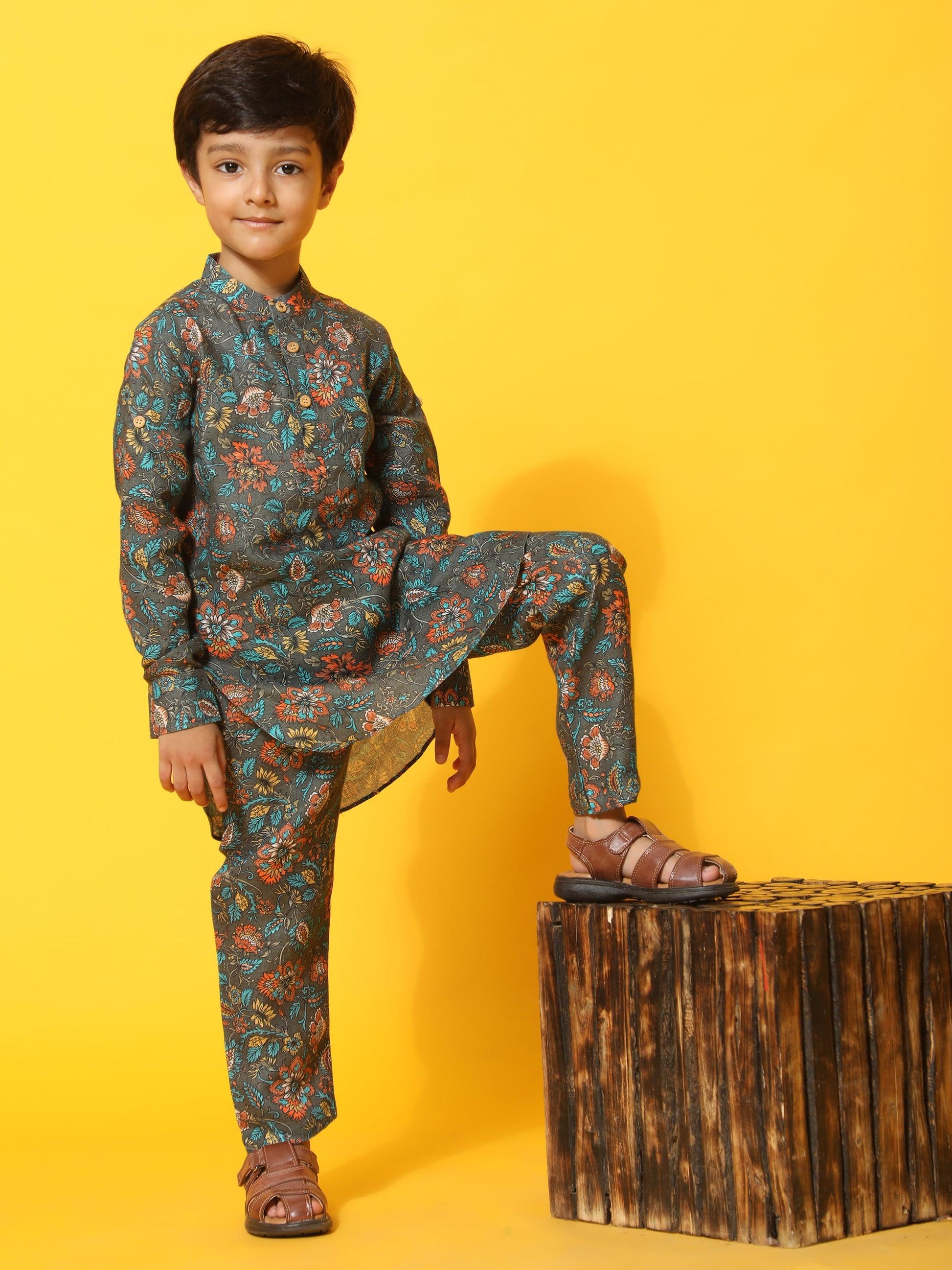 Dark flowers Print Pure Linen Kurta and Pajama Set - Funny Bones Clothings