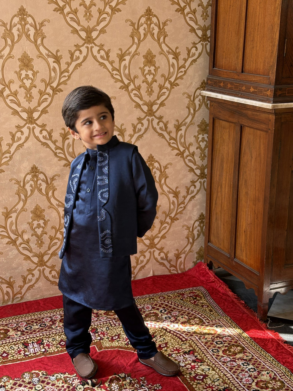 FunnyBones Atrang Amoort Koti Kurta Pajama Set – navy koti kurta pajama set with white embroidered panels, view 4